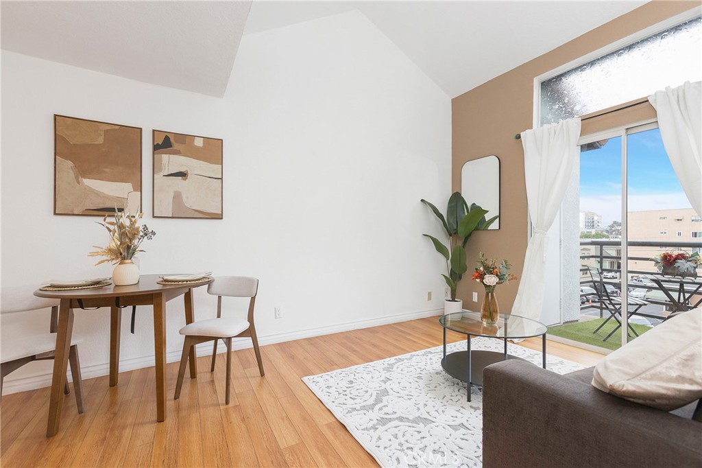 327 Chestnut Avenue 302