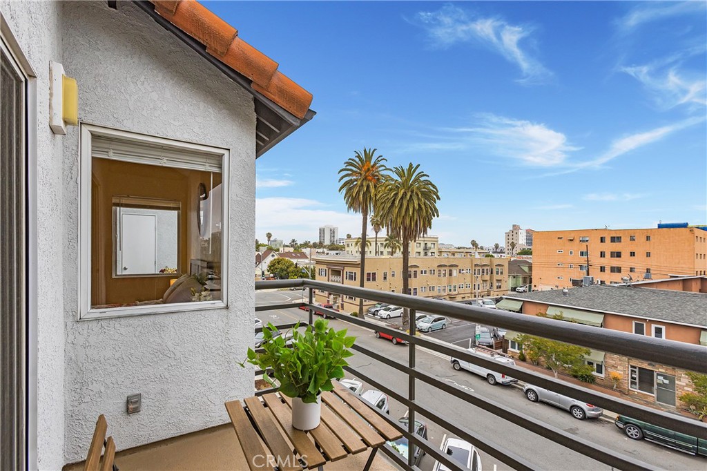 327 Chestnut Avenue 302