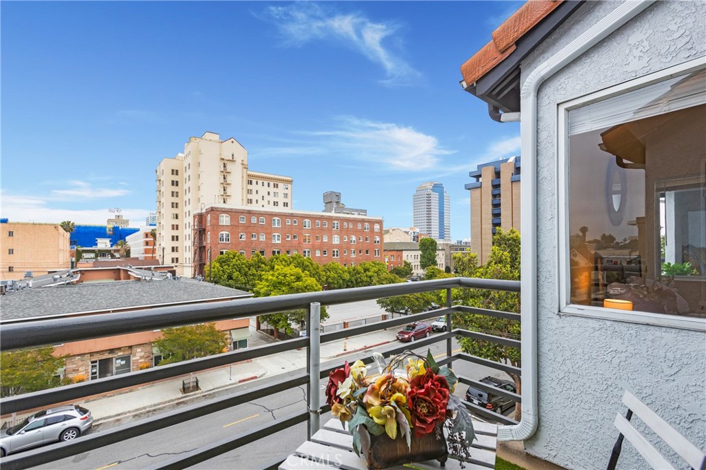 327 Chestnut Avenue 302