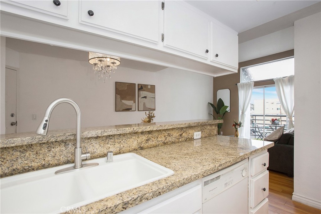 327 Chestnut Avenue 302