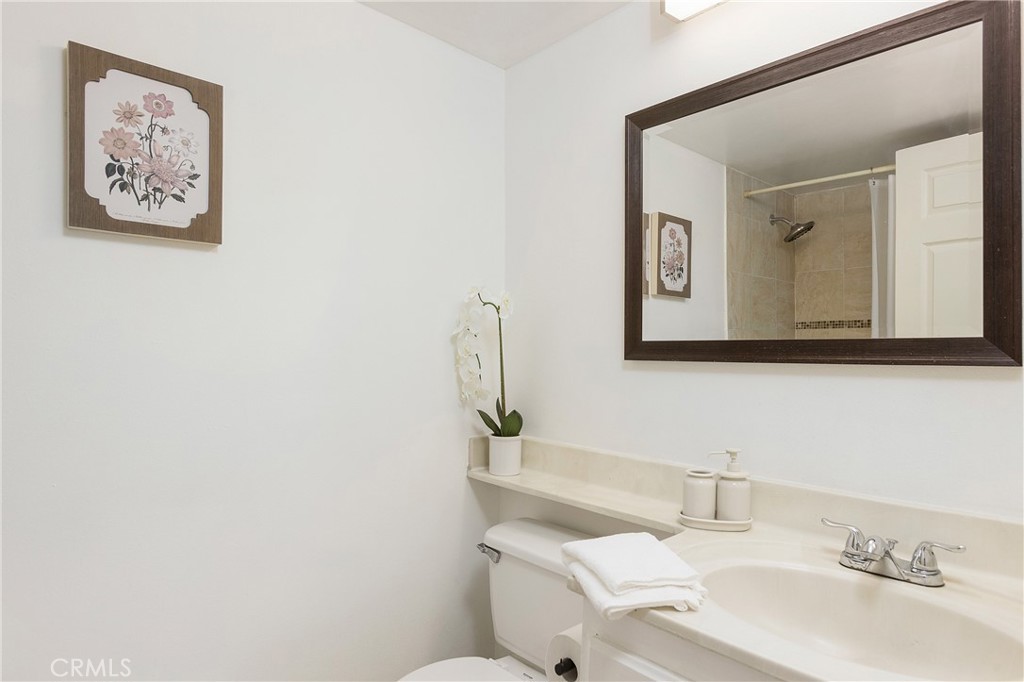 327 Chestnut Avenue 302