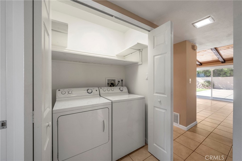 303 E Chestnut Avenue