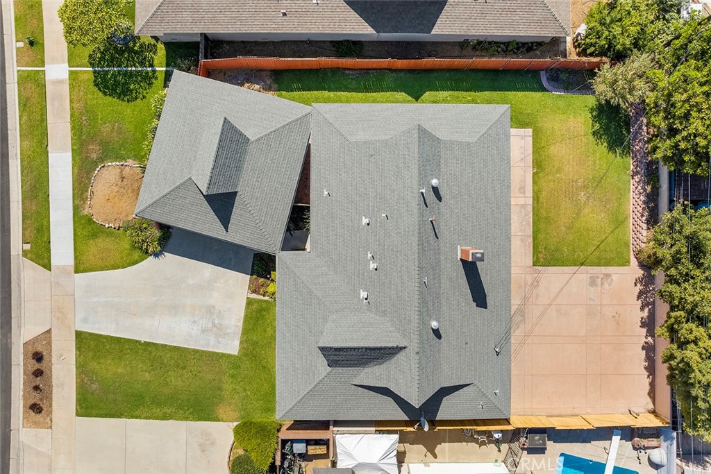 303 E Chestnut Avenue