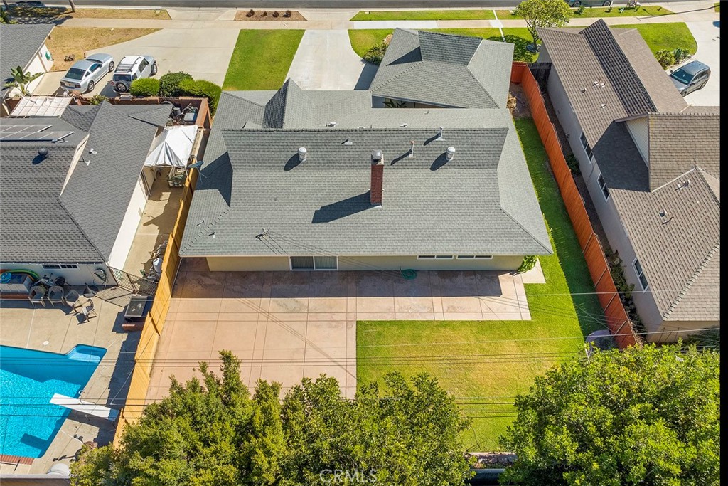 303 E Chestnut Avenue