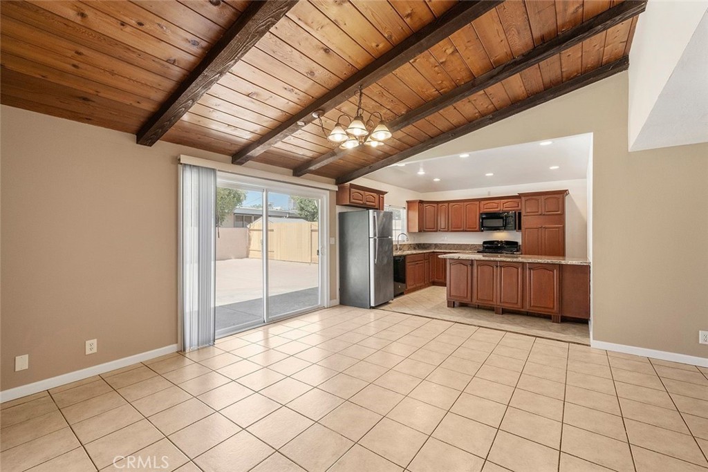 303 E Chestnut Avenue