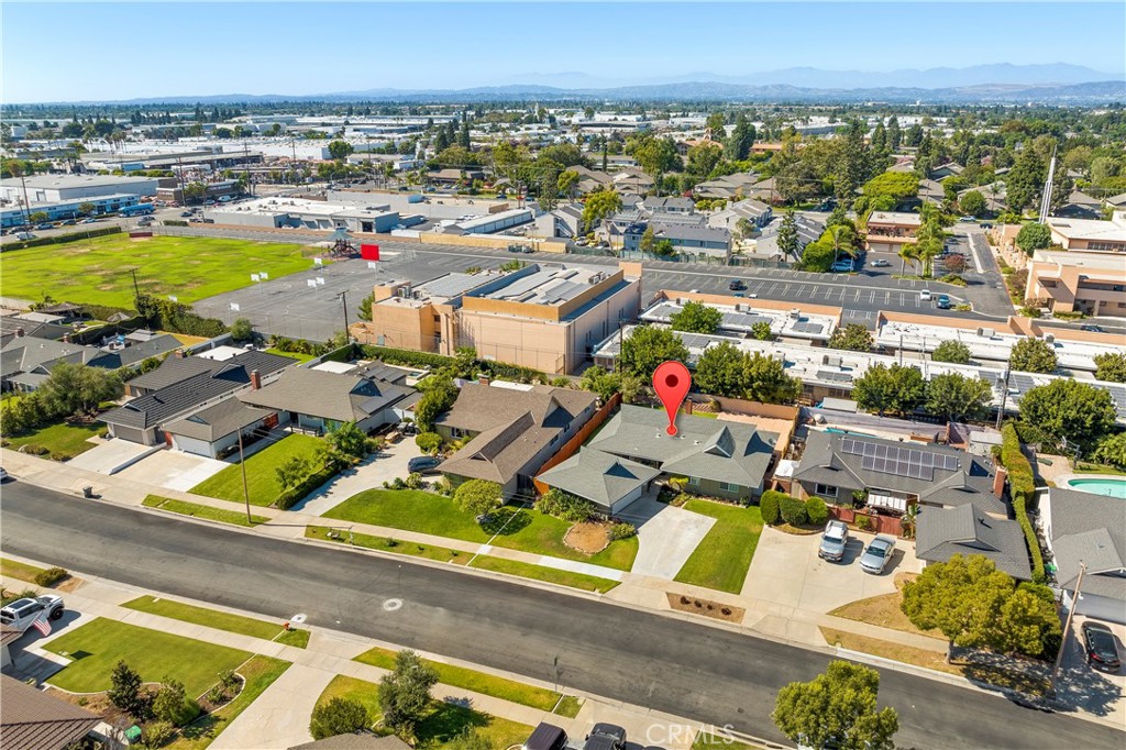 303 E Chestnut Avenue