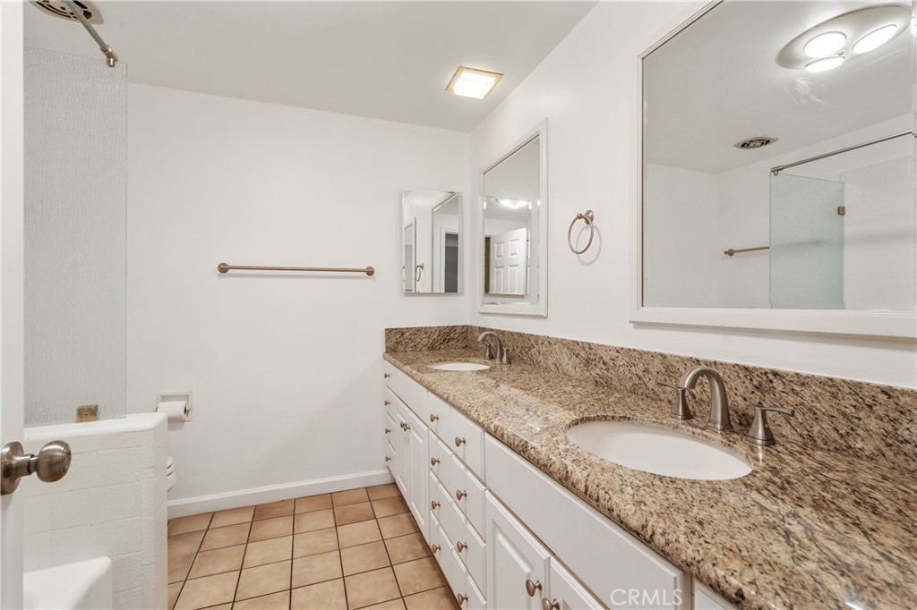 303 E Chestnut Avenue