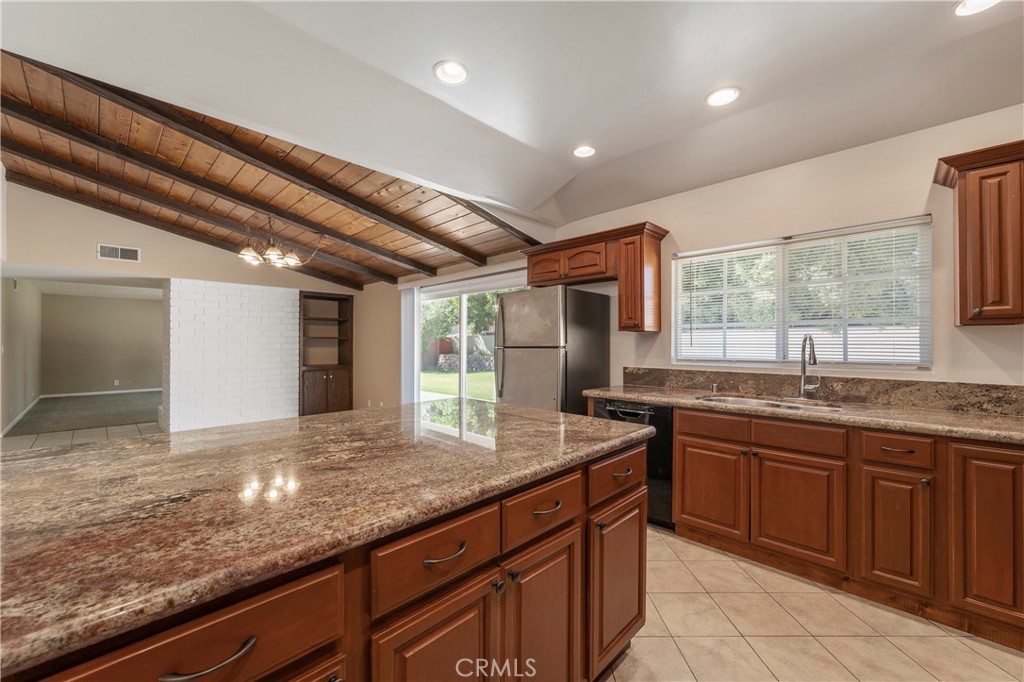 303 E Chestnut Avenue