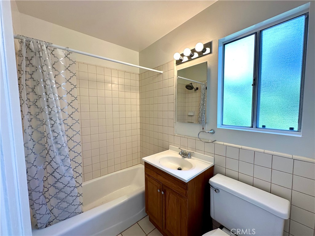 303 Avenida Victoria B