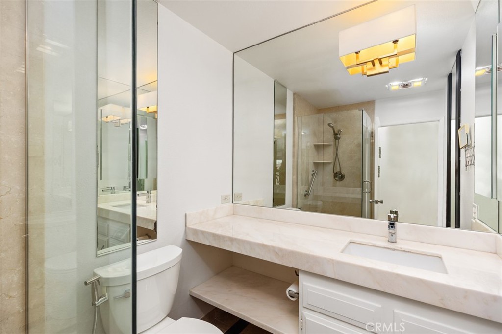 2353 Via Mariposa W 1C