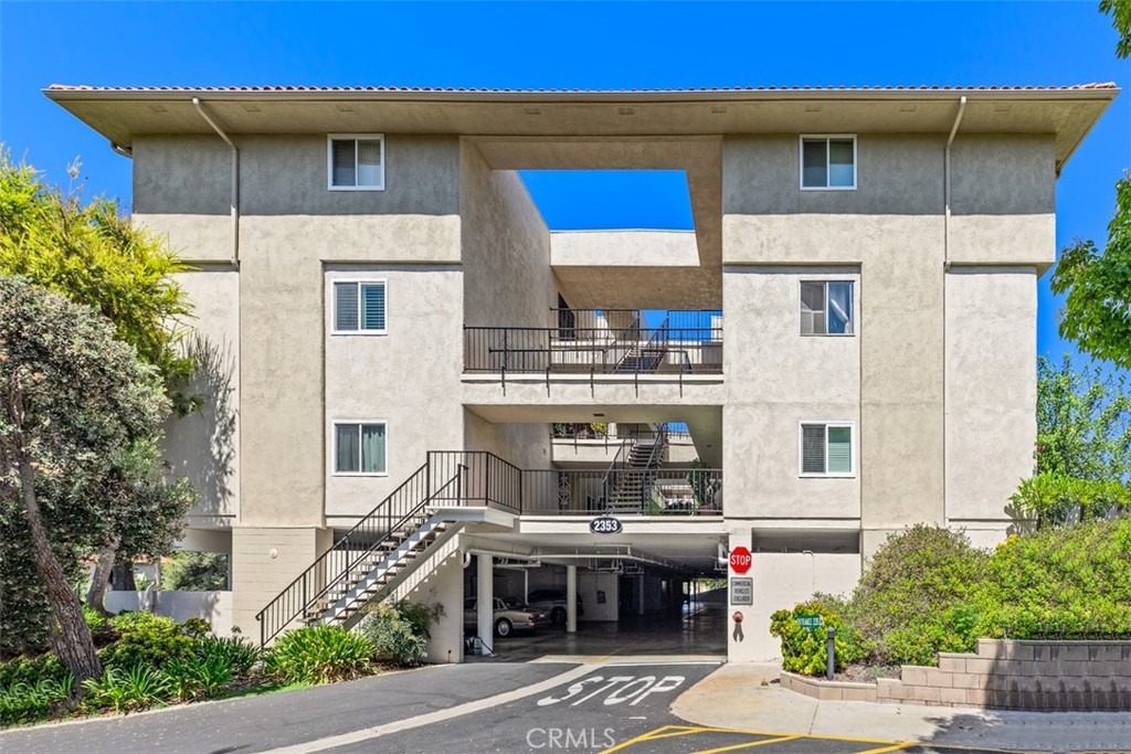 2353 Via Mariposa W 1C