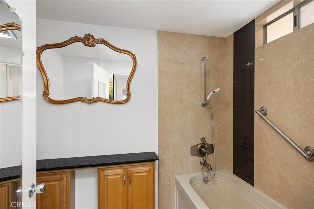 2353 Via Mariposa W 1C