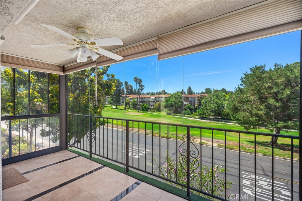 2353 Via Mariposa W 1C