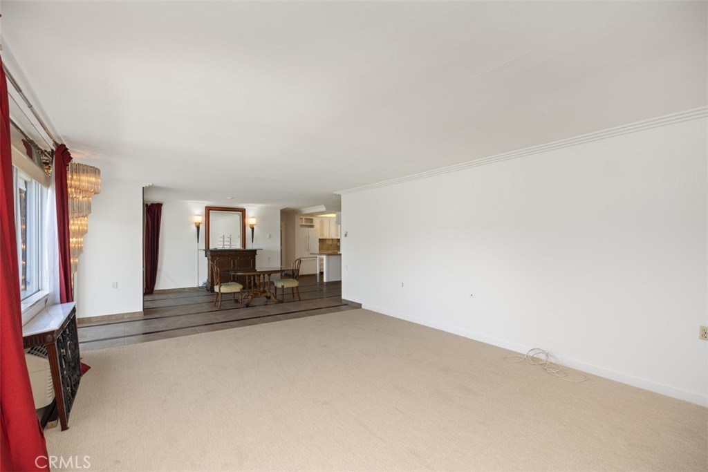 2353 Via Mariposa W 1C