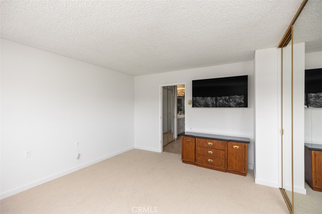 2353 Via Mariposa W 1C