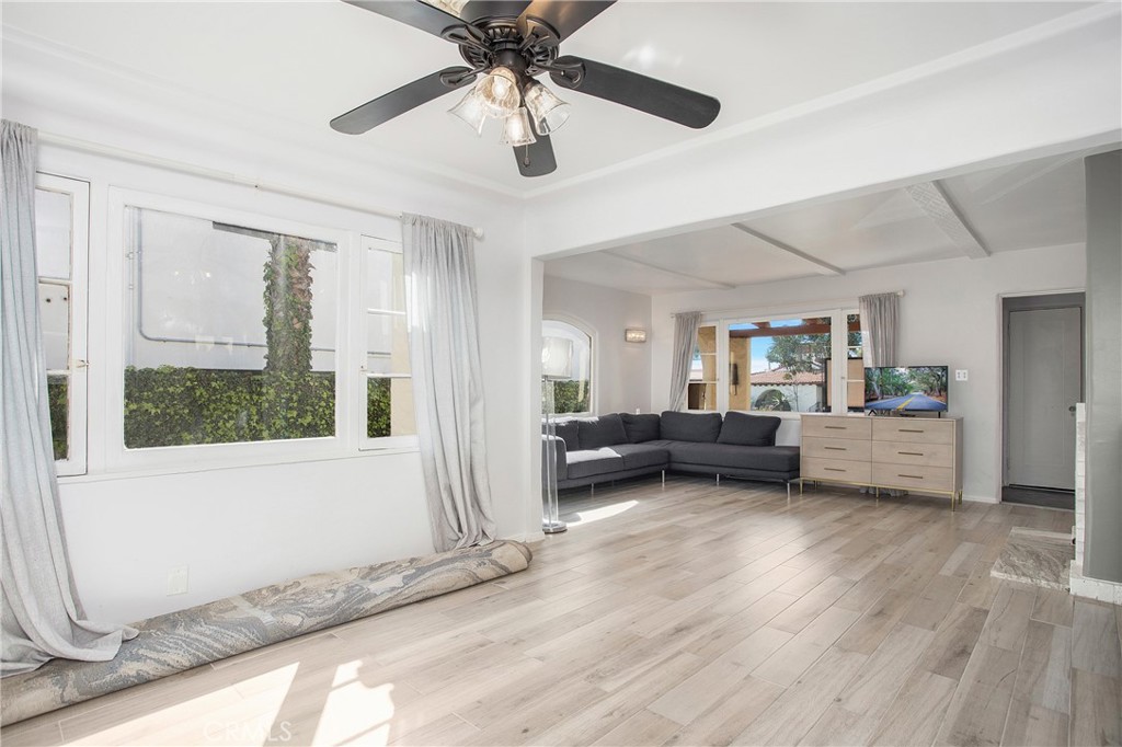 251 Avenida Del Mar C