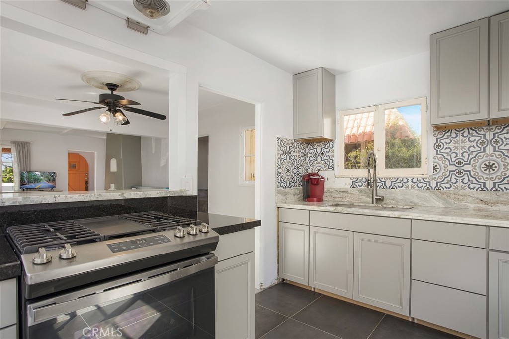 251 Avenida Del Mar C