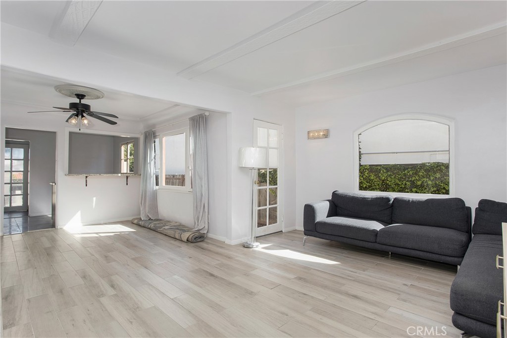 251 Avenida Del Mar C