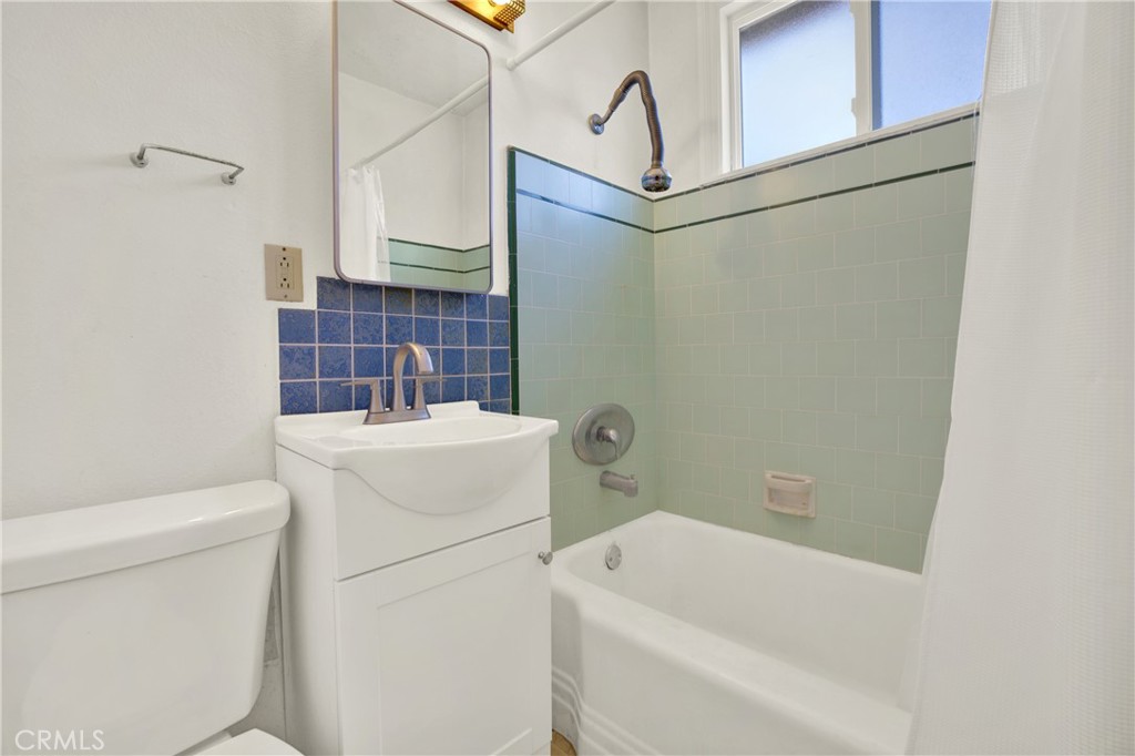 221 Avenida Del Poniente