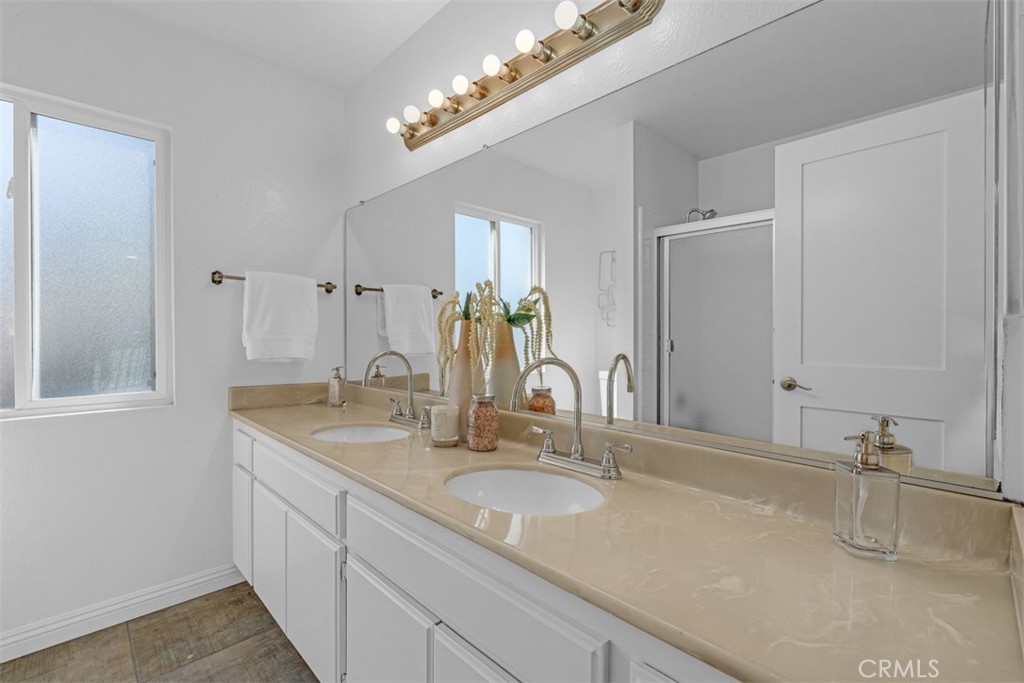 931 kings canyon Road