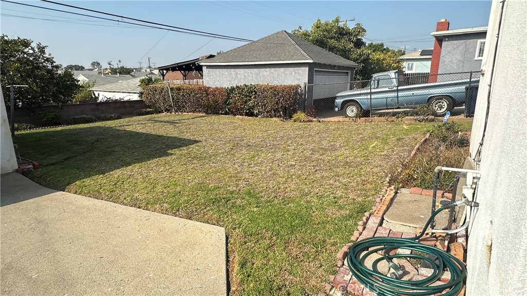 10511 S Gramercy Place