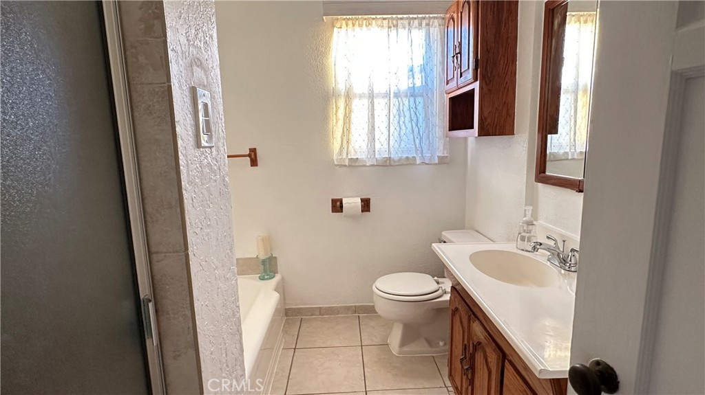 10511 S Gramercy Place