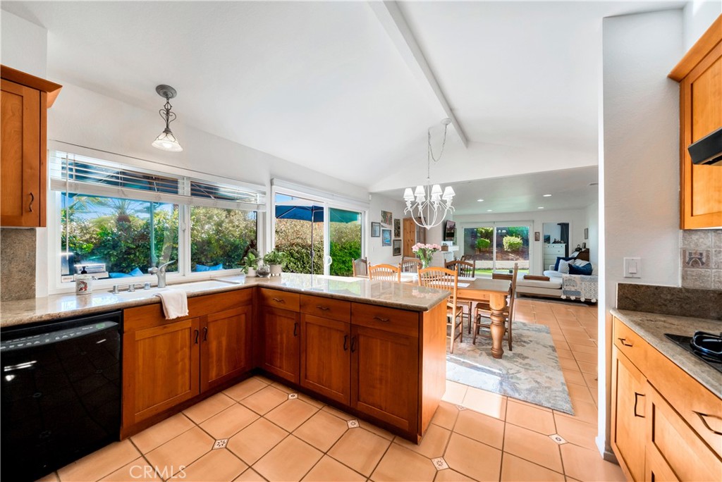 33121 Sandpiper Court