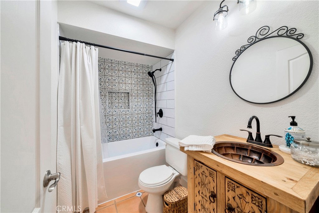 33121 Sandpiper Court