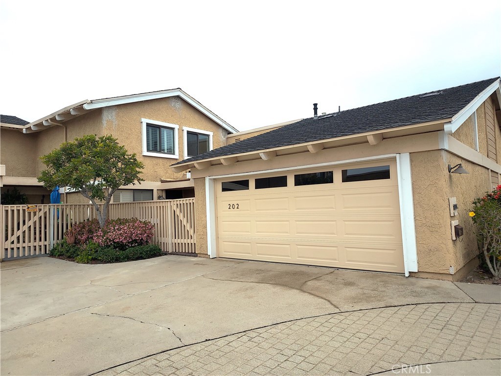 202 Avenida Adobe