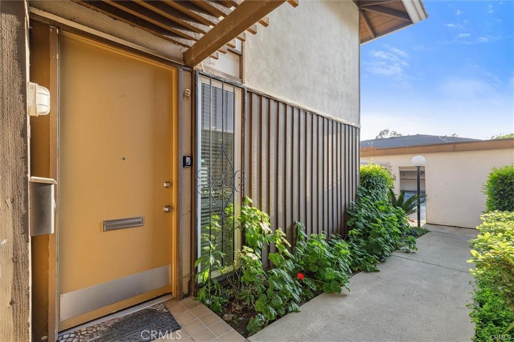 15500 Tustin Village Way 28