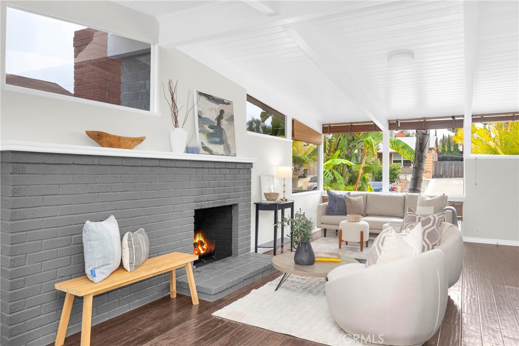 9 W Avenida Cornelio