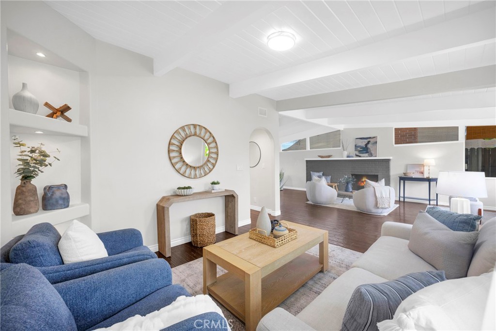 9 W Avenida Cornelio