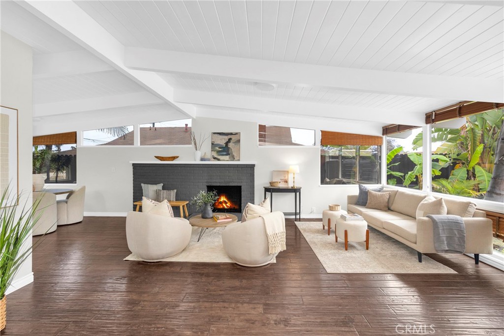 9 W Avenida Cornelio