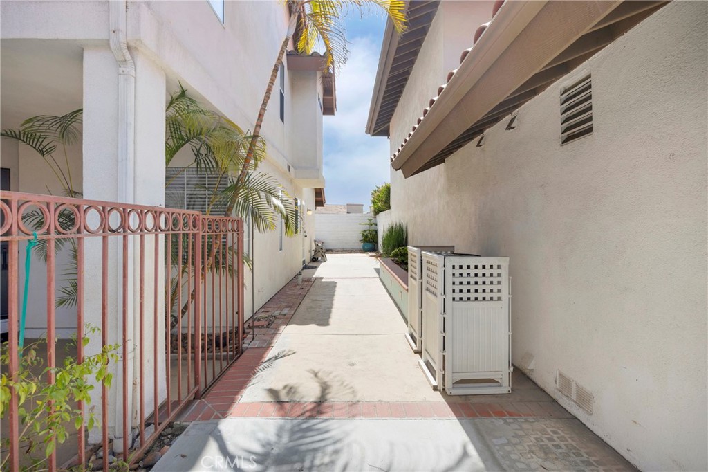 110 Del Gado Road 14