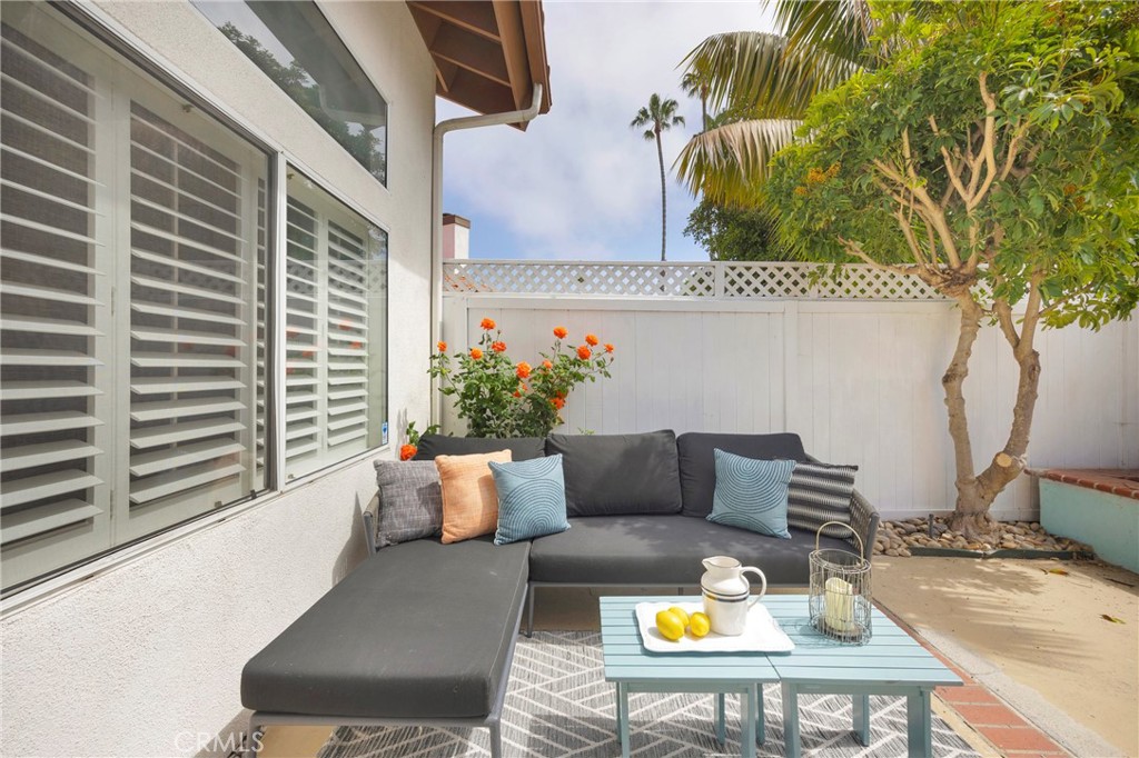 110 Del Gado Road 14