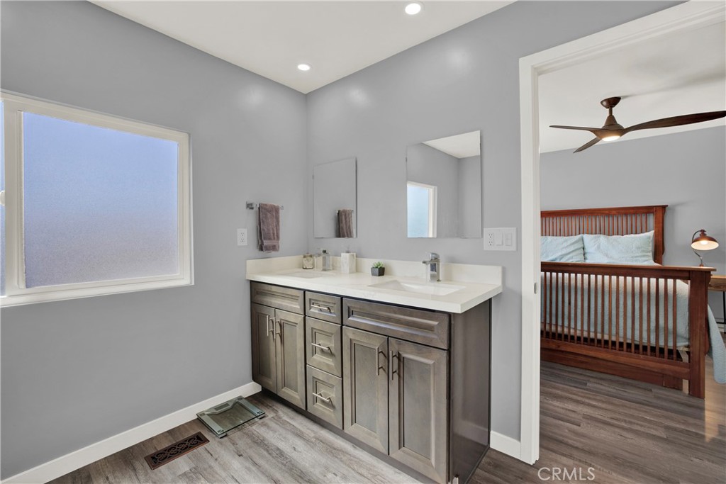 276 N El Camino Real 21