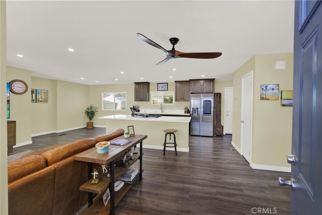 276 N El Camino Real 21