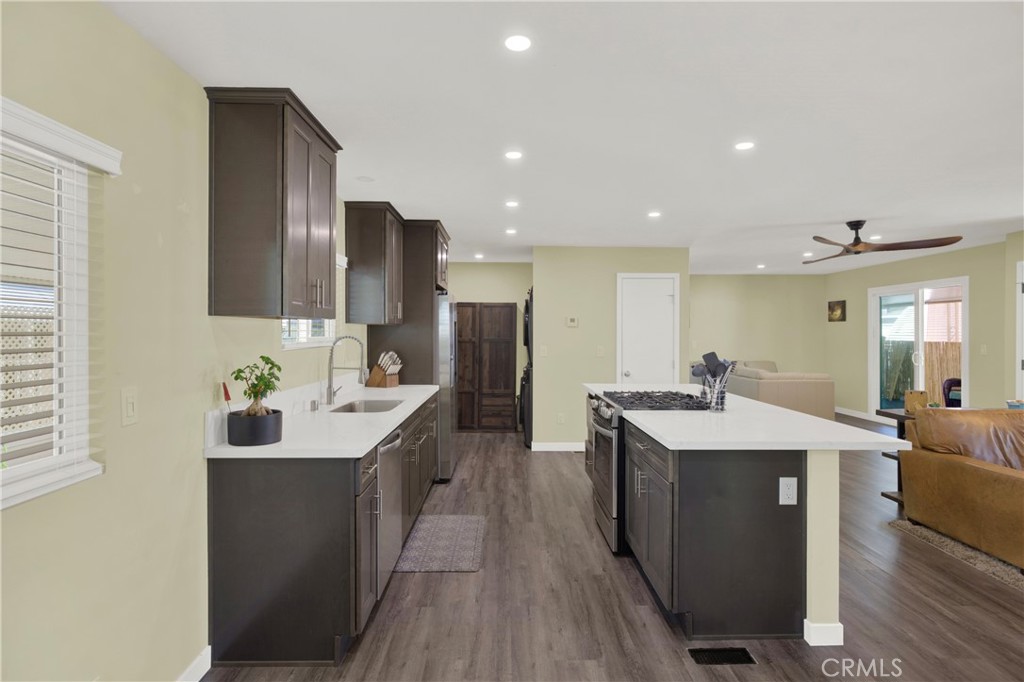 276 N El Camino Real 21