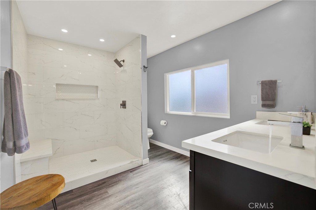 276 N El Camino Real 21