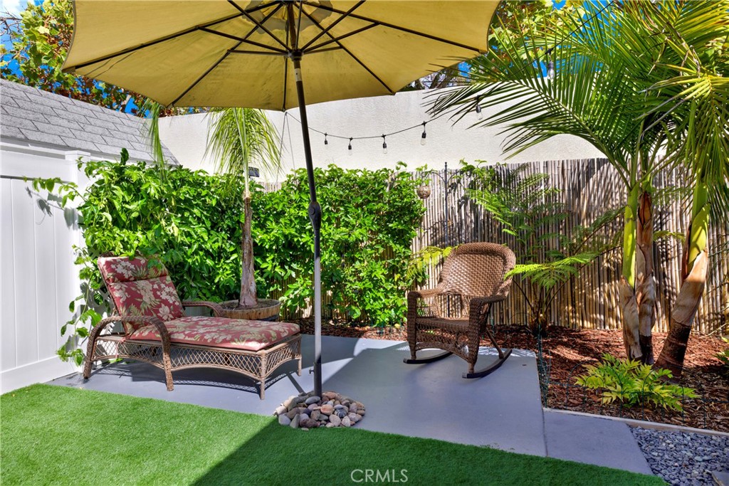 276 N El Camino Real 21