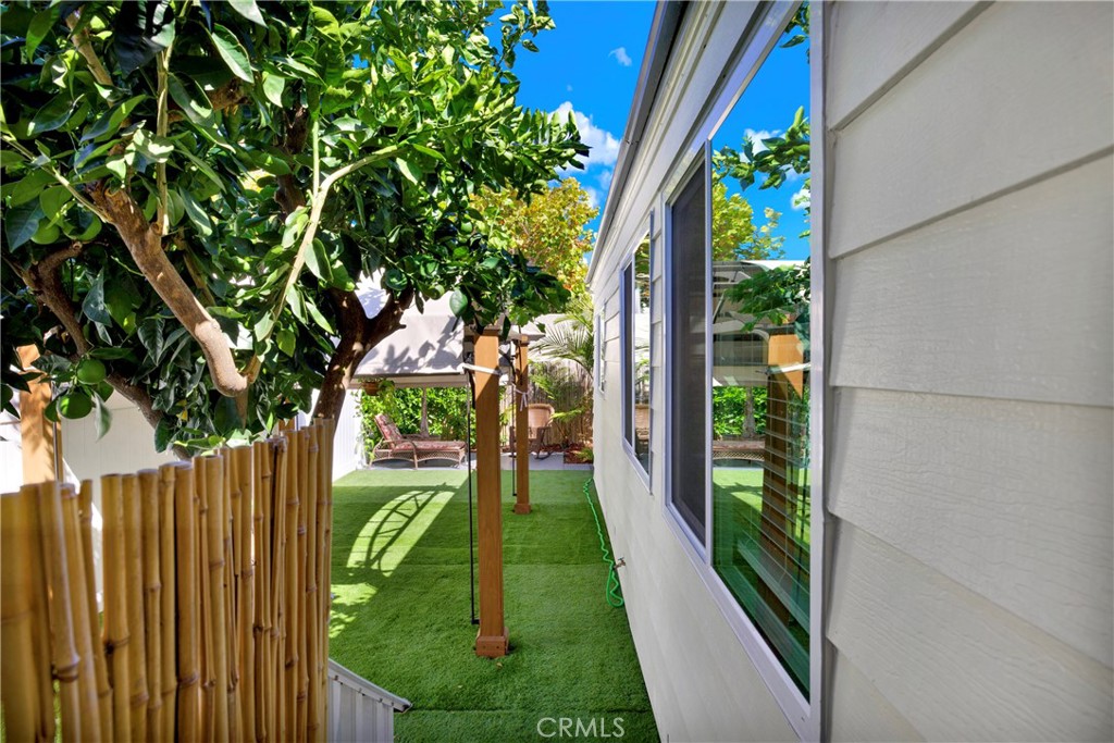 276 N El Camino Real 21