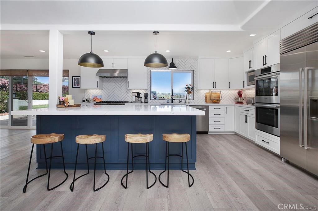 803 Avenida Salvador