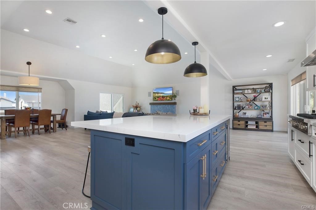 803 Avenida Salvador