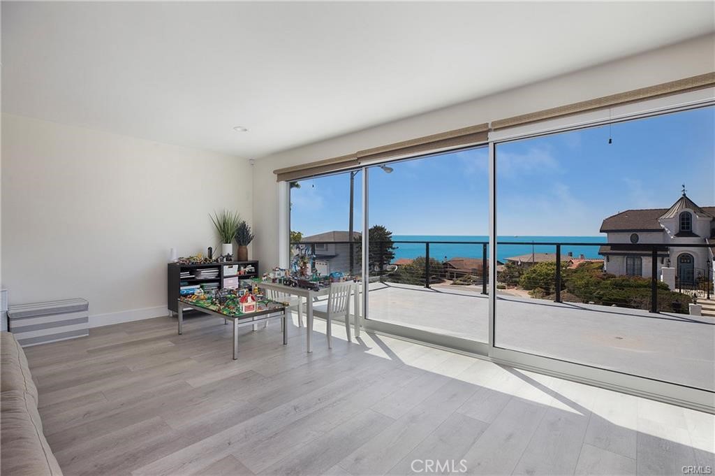 803 Avenida Salvador