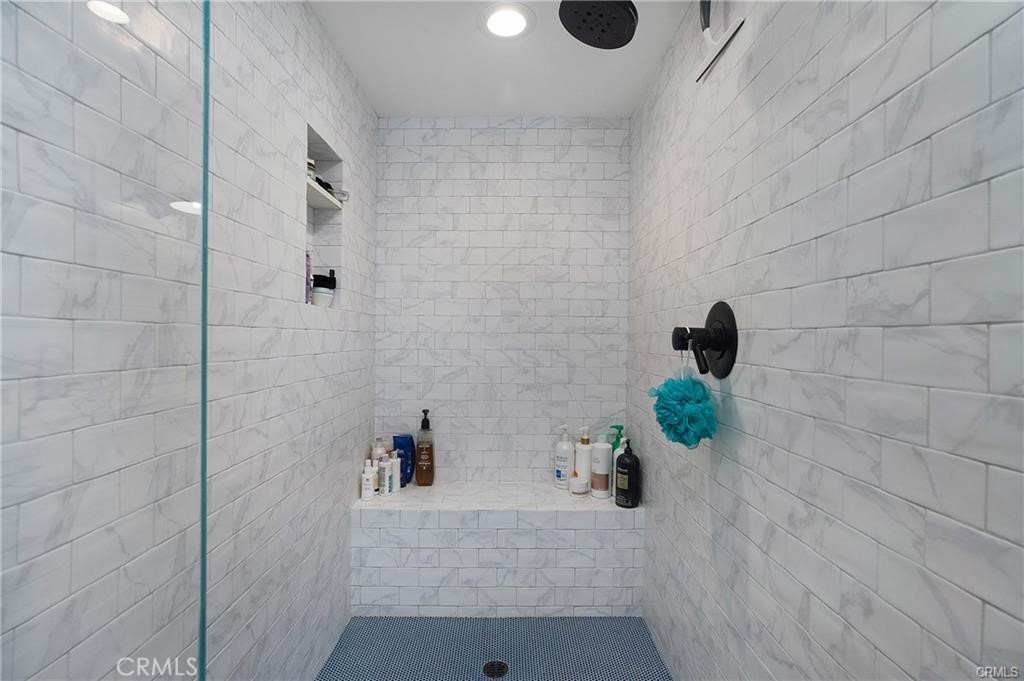 803 Avenida Salvador