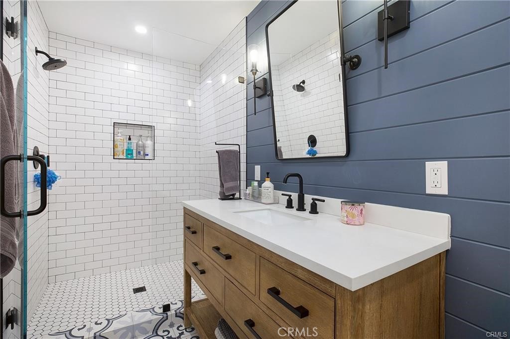 803 Avenida Salvador