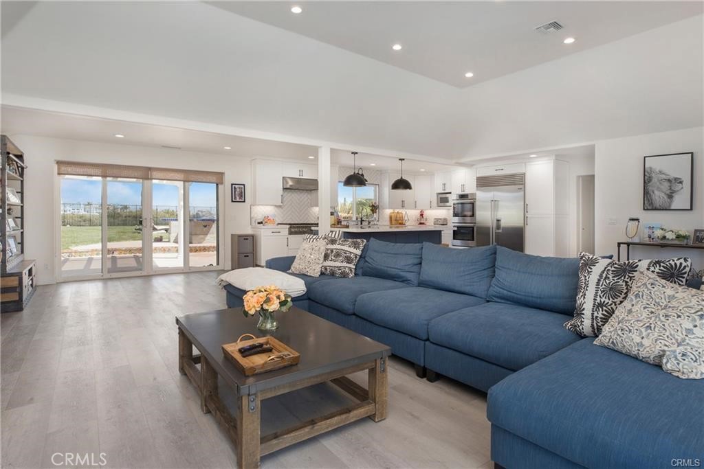 803 Avenida Salvador