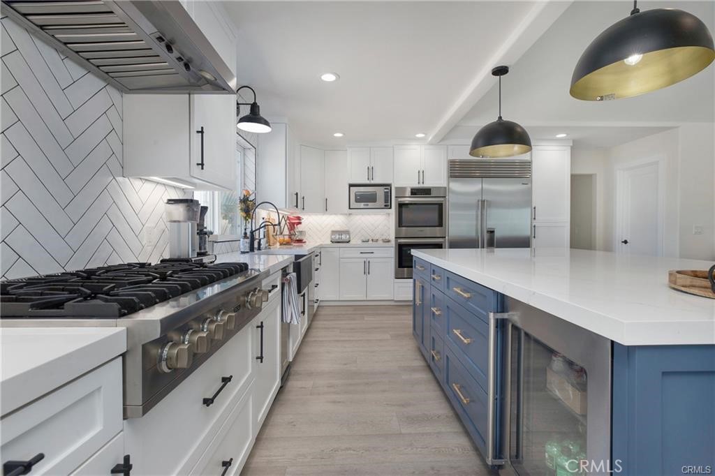 803 Avenida Salvador