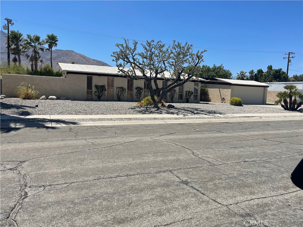 2605 N Kitty Hawk Drive