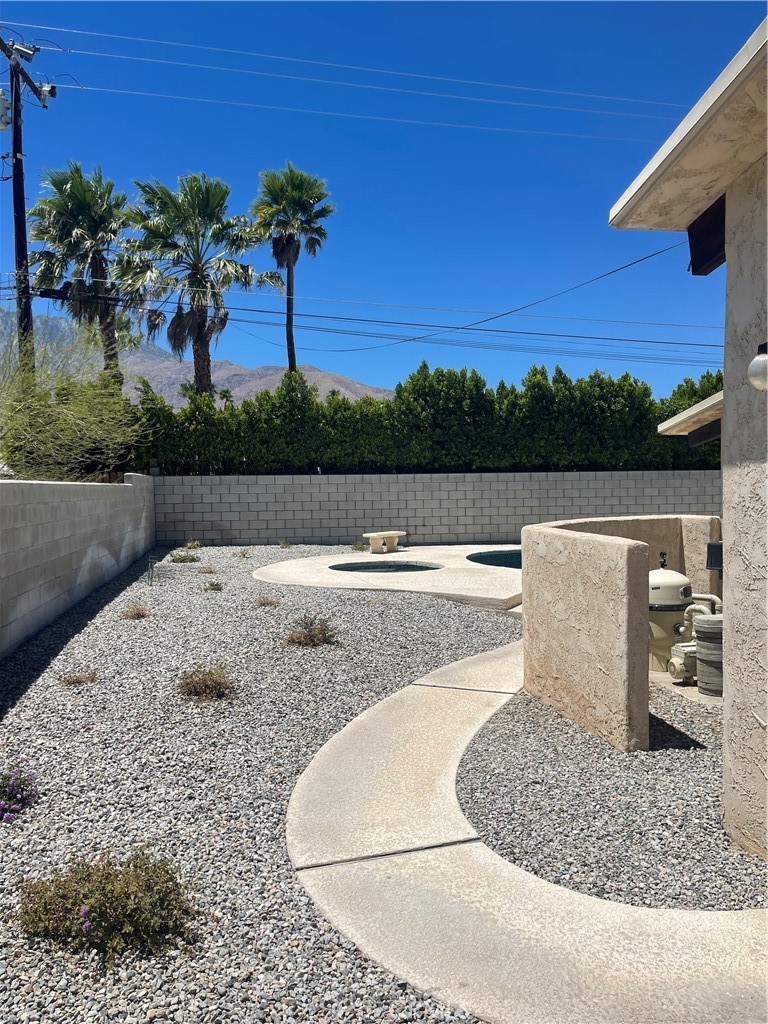 2605 N Kitty Hawk Drive